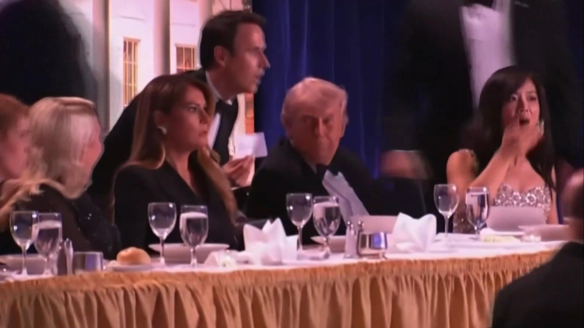 WASHINGTON, 26/04/2026.- Captura de imagen de un video facilitado por la Casa Blanca. El presidente de EE.UU., Donald Trump, dijo este sábado que el tirador que irrumpió en el hotel donde el mandatario participaba en una cena con corresponsales en Washington fue "interceptado" y detenido por el Servicio Secreto y que disparó a un agente, pero indicó que la bala impactó en su chaleco antibalas. EFE/ Pool Casa Blanca SOLO USO EDITORIAL/SOLO DISPONIBLE PARA ILUSTRAR LA NOTICIA QUE ACOMPAÑA (CRÉDITO OBLIGATORIO)
