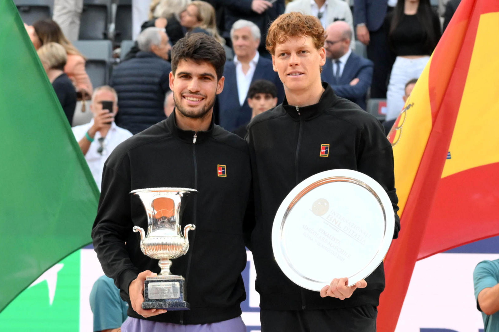 Roma (Italy), 18/05/2025.- Winner Carlos Alcaraz of Spain (L) and runner-up Jannik Sinner of Italy pose after their the Men's Singles final match of the Italian Open tennis tournament 2025, in Rome, Italy, 18 May 2025. (Tenis, Italia, España, Roma) EFE/EPA/Roberto Ramaccia