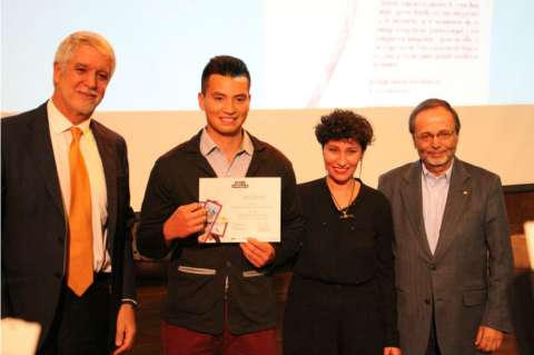 Estudiante de 17 años fue el ganador del concurso Bogotá en 100 palabras