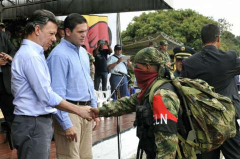 Estrenando se desmovilizaron guerrilleros del ELN