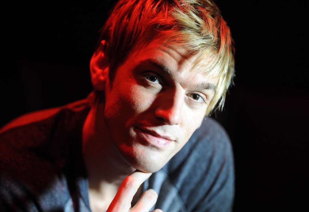 Berlin (Deutschland), 21/01/2015.- (FILE) - US pop singer Aaron Carter poses for pictures during an interview at K17 prior to a concert in Berlin, Germany, 21 January 2015 (re-issued 05 November 2022). US artist and former child star Aaron Carter, was found dead 05 November at his home in Southern California, aged 34, according to Carter's representative. (Alemania) EFE/EPA/BRITTA PEDERSEN *** Local Caption *** 51751503