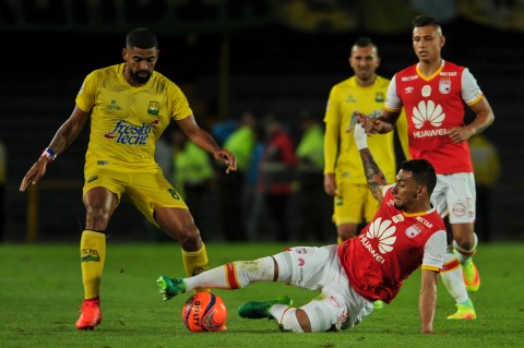 Bucaramanga liquidó al líder Santa Fe en 20 minutos