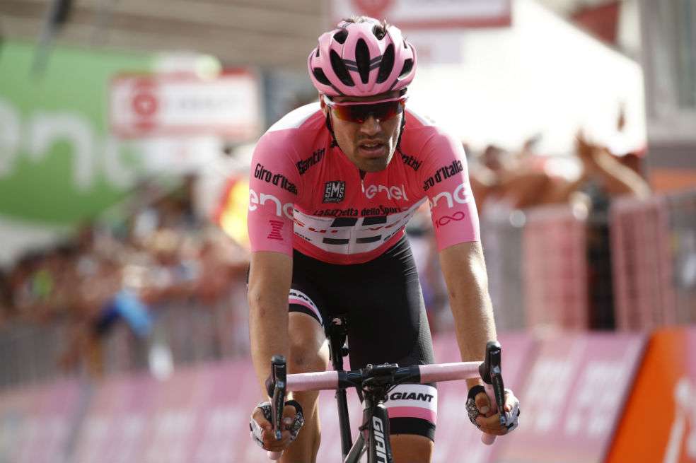 Tom Dumoulin perdió el liderato en el Giro de Italia en la etapa 19. / AFP