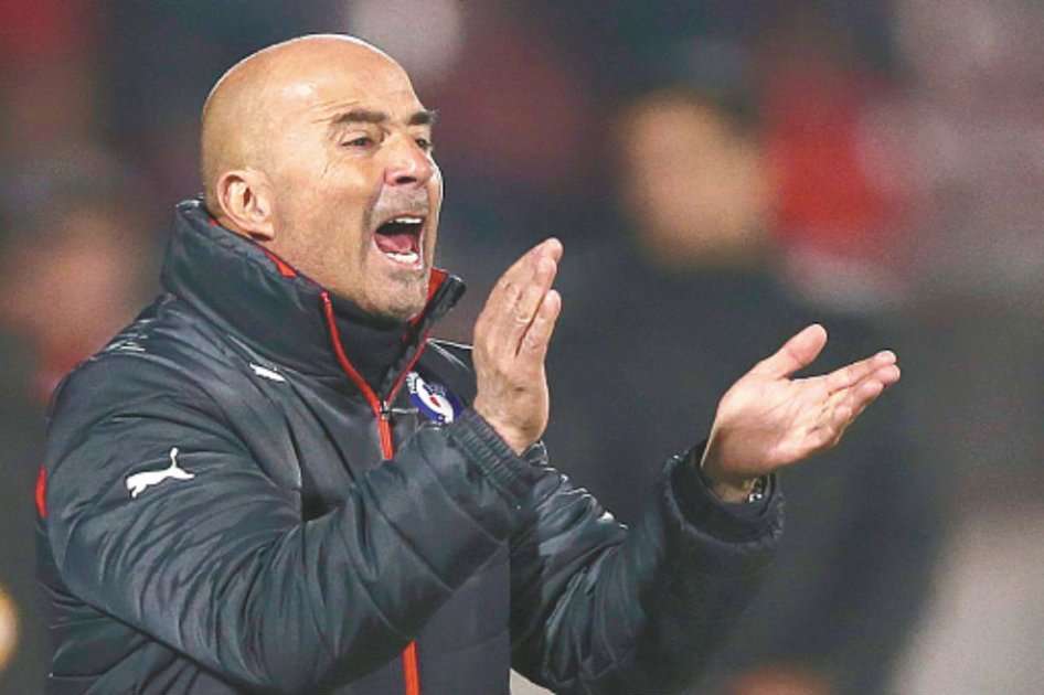 El técnico Jorge Sampaoli espera que su equipo muestre la mejor cara en la fase final de la Copa América. / EFE