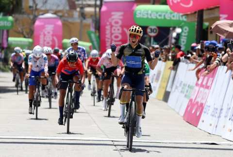 Diana Peñuela se lució en Buga y sigue firme en la Vuelta a Colombia Femenina