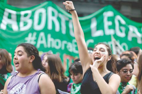 La campaña por el aborto regresa a Argentina en año electoral