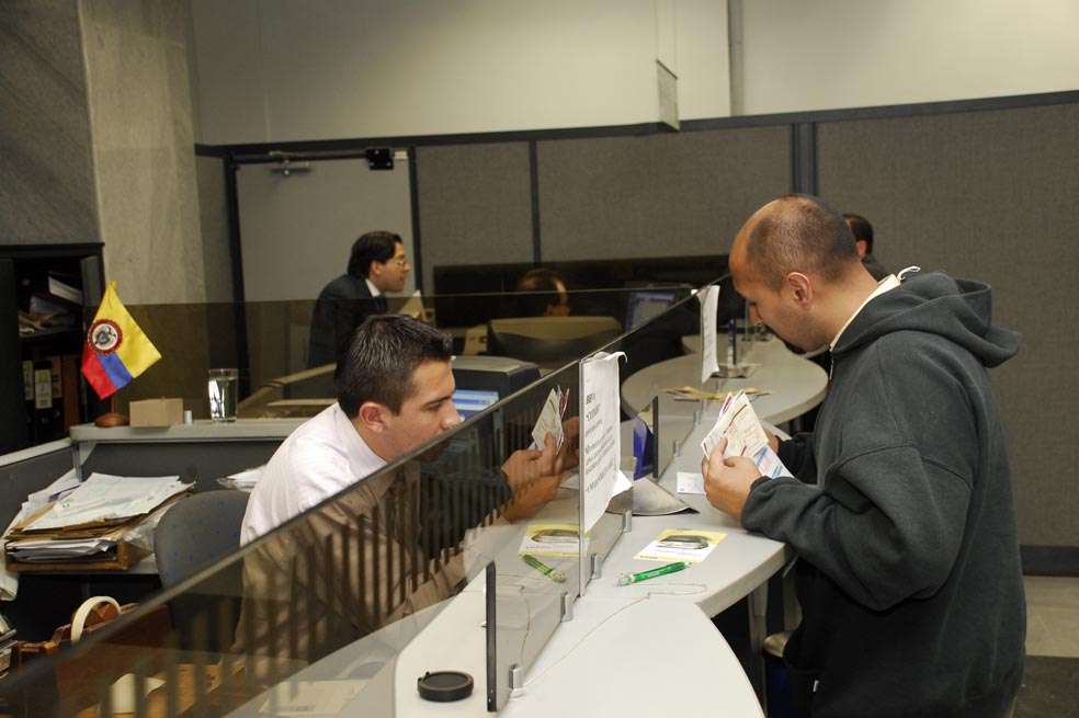 Muchos ciudadanos que utilizan el efectivo van a dejar de usarlo, porque van a tener una alternativa de muy bajo costo y segura en la tecnología. / Archivo