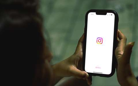 Instagram habilita un “botón antiacoso” ¿Cómo funciona?
