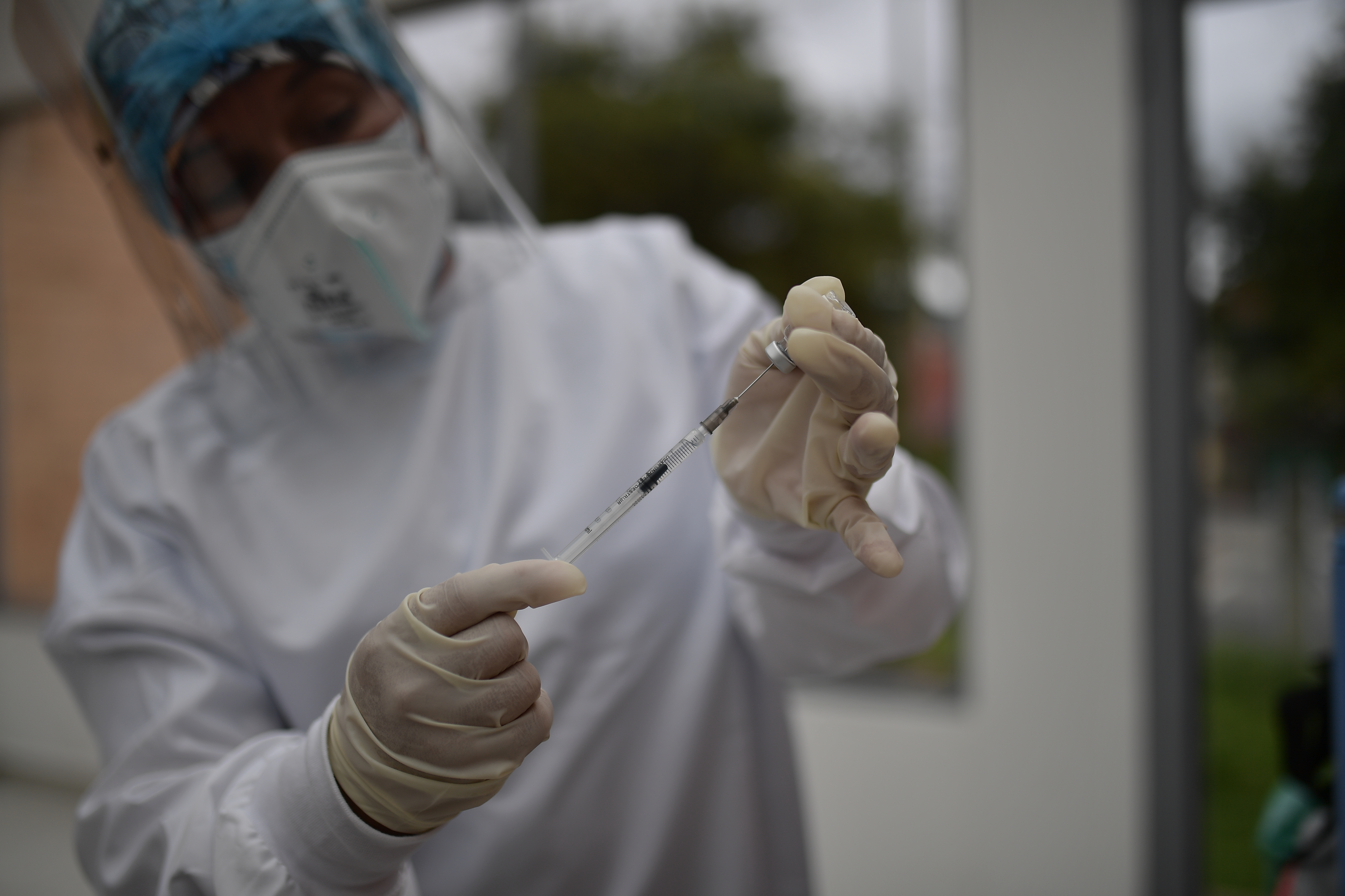 Centro de atención sociosanitaria Balcanes para la vacunación contra el Covid_19 y atención de habitante de calle en la localidad de San Cristóbal en Bogotá