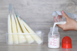 ¿Cómo crear un banco de leche materna en casa?