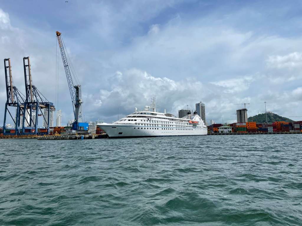 Con la llegada del navío Star Breeze al Puerto de Cartagena se reactiva la industria de cruceros en Colombia.