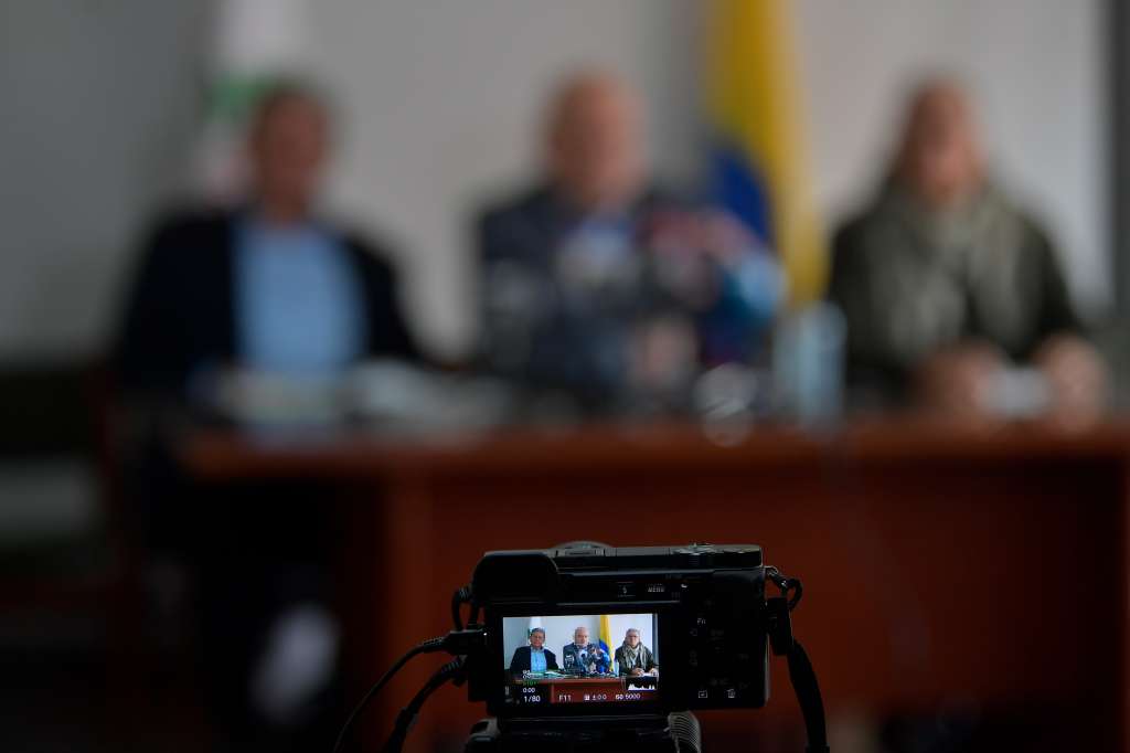 Los senadores de este partido político Pablo Catatumbo; Carlos Antonio Lozada y Rodrigo Granda Escobar, exintegrantes del secretariado de las FARC en rueda de prensa (izq-der).