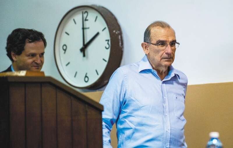Humberto de la Calle Lombana dirigió la negociación con el apoyo del comisionado para la Paz, Sergio Jaramillo (izquierda). / AFP