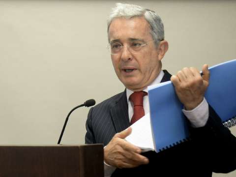 La mayoría de voces que escuchó la Fiscalía favorecen a Uribe