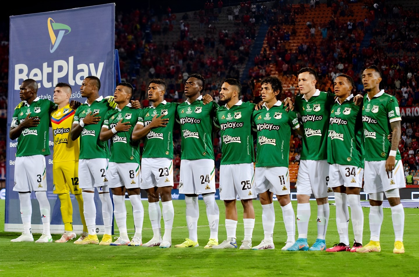 Los jugadores del Deportivo Cali en su última salida contra Independiente Medellín.