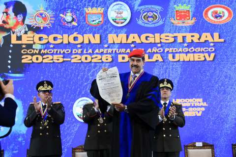 Este es el doctorado militar que recibió Maduro en medio de tensión con EE. UU.