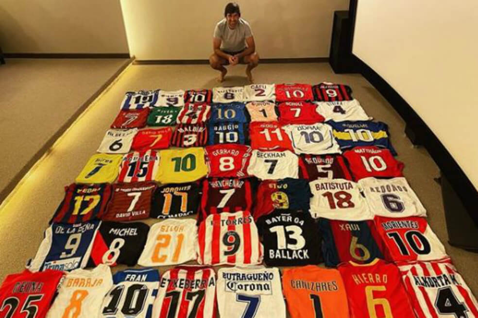 La colección de camisetas de Raúl González Blanco, segundo goleador histórico de Real Madrid. / Instagram: raulgonzalez