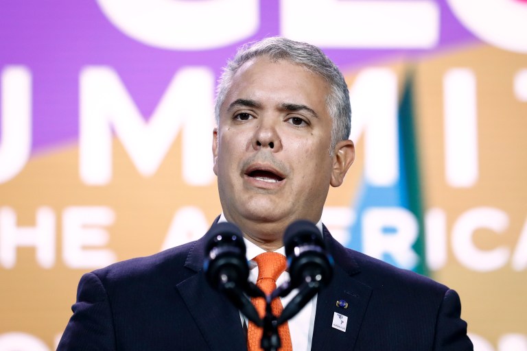 Denuncian supuestas críticas del presidente Duque a Petro en Cumbre de las Américas