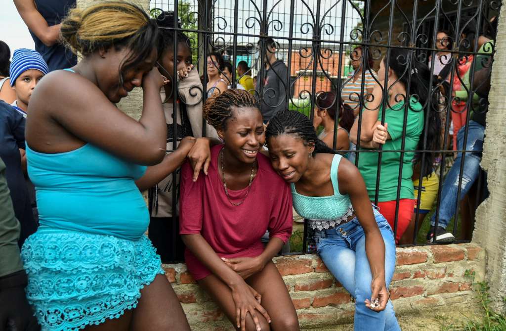 Muchas mujeres han sido víctimas del conflicto solo por su condición, al igual que miembros de la comunidad LGBT.
/ AFP
