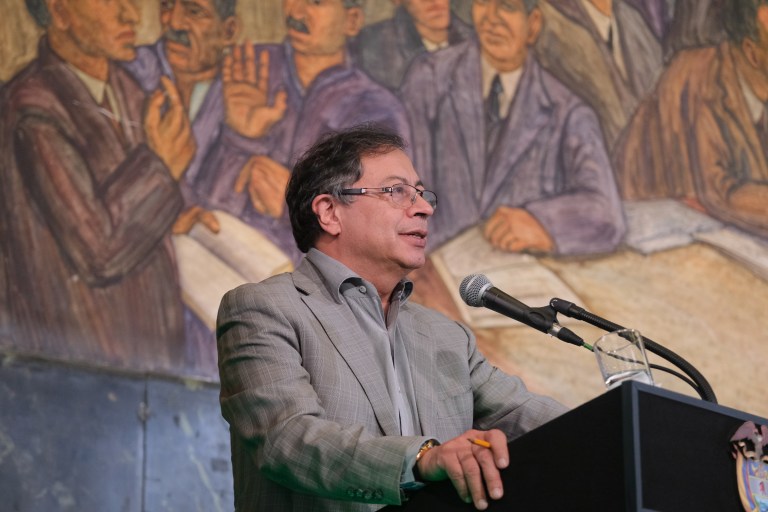 Fiscalía abre investigación a tiktoker que habría amenazado al presidente Petro