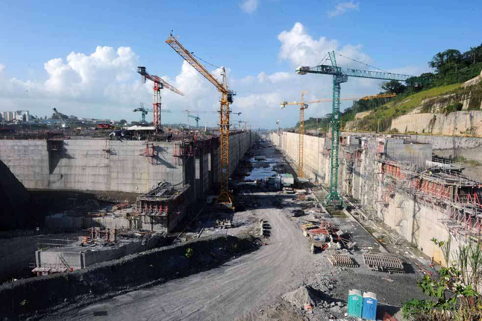 Las obras de ensanche del canal de Panamá tienen avance del 70%. / AFP