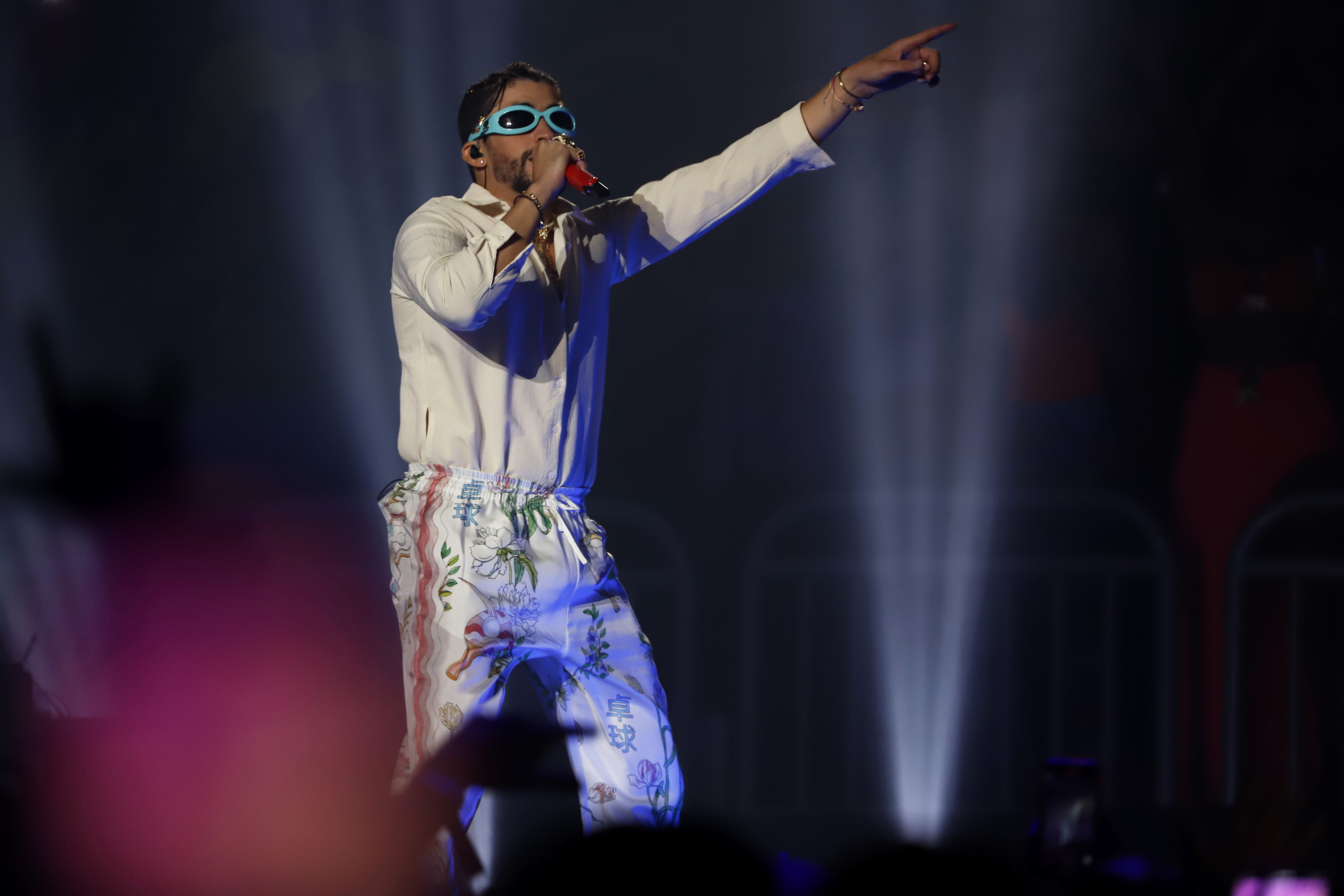 AME6191. SAN JUAN (PUERTO RICO), 28/07/2022.- El artista Bad Bunny actúa hoy, en el Coliseo de San Juan (Puerto Rico). EFE/ Thais Llorca