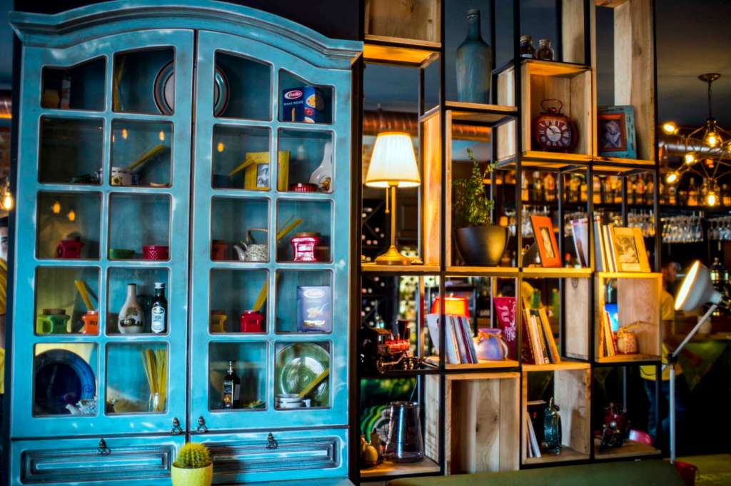 Lugar enigmáticamente, feng shui, biblioteca, luz , casa, limpieza