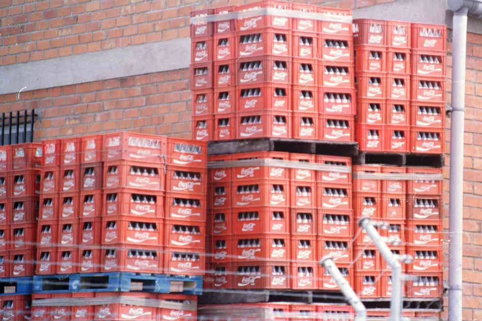 Los fondos de pensiones serían los más interesados en Femsa, embotellador regional de Coca-Cola. / EFE