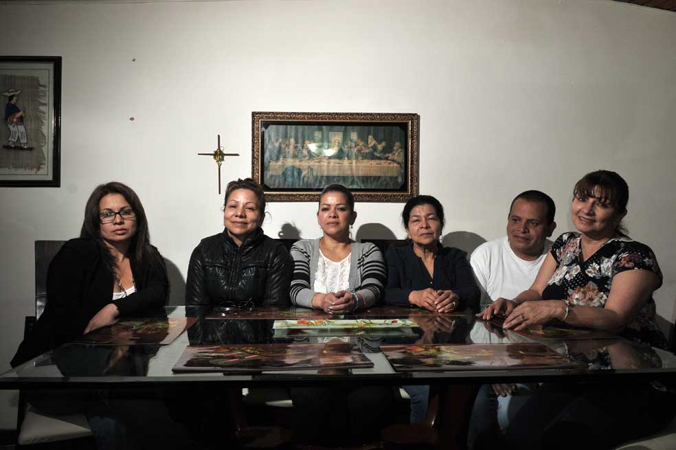 La familia de Benjamín Romero: Dabeiba Romero, Marta Romero, Marlén Romero, María Moreira (madre), Ómar Romero y Marlén Romero. / Gustavo Torrijos
