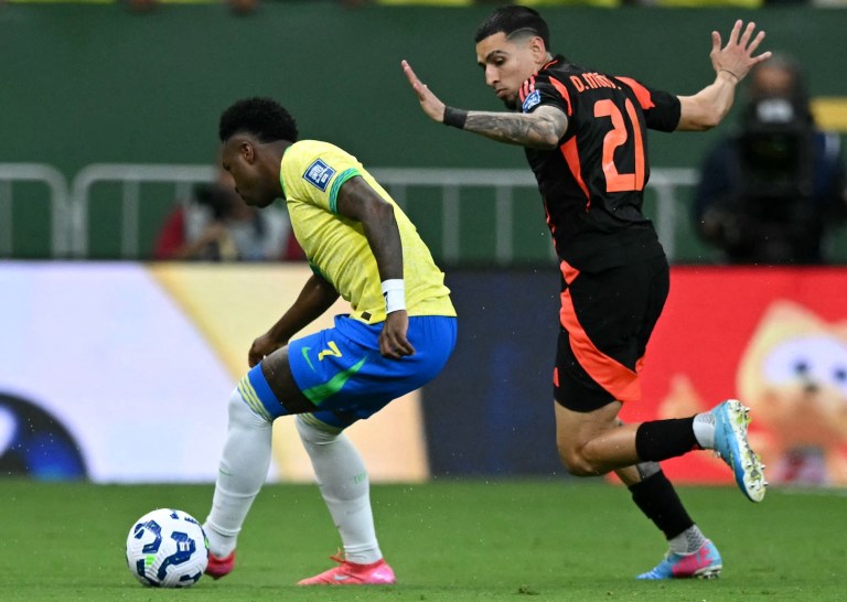 Video: ¿Era penalti? Así fue la falta de Muñoz a Vinicius