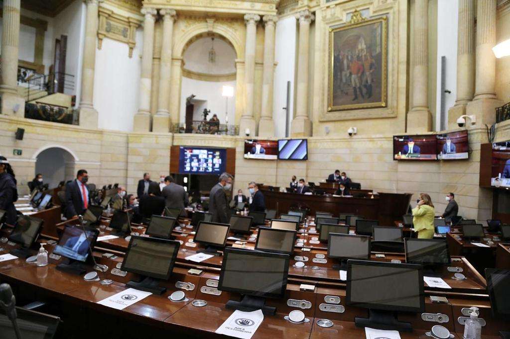 Sesiones semipresenciales en Senado