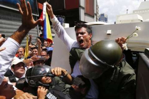 Oposición venezolana aprobaría este martes amnistía para opositores presos