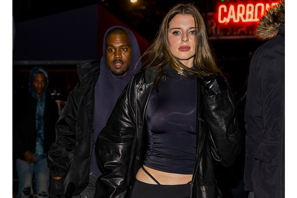 La actriz Julia Fox confirmó que es la nueva novia de Kanye West. Ella tiene 31 años y él, 44.