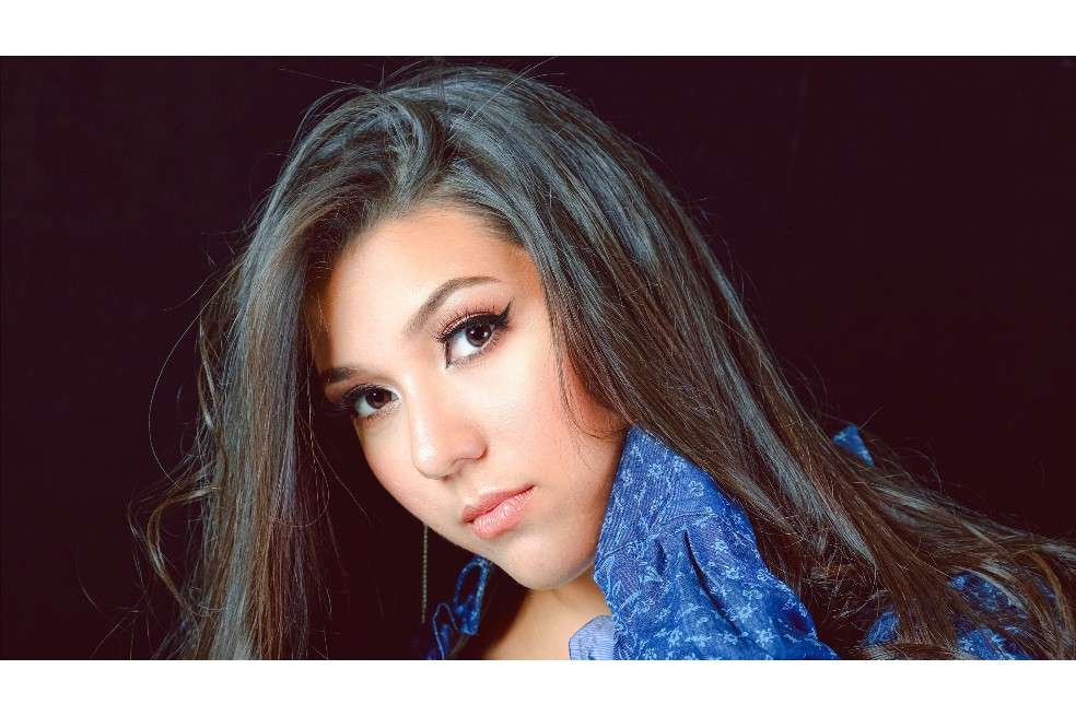 Karmen Muradas comenzó con la producción de la canción desde junio de 2020.