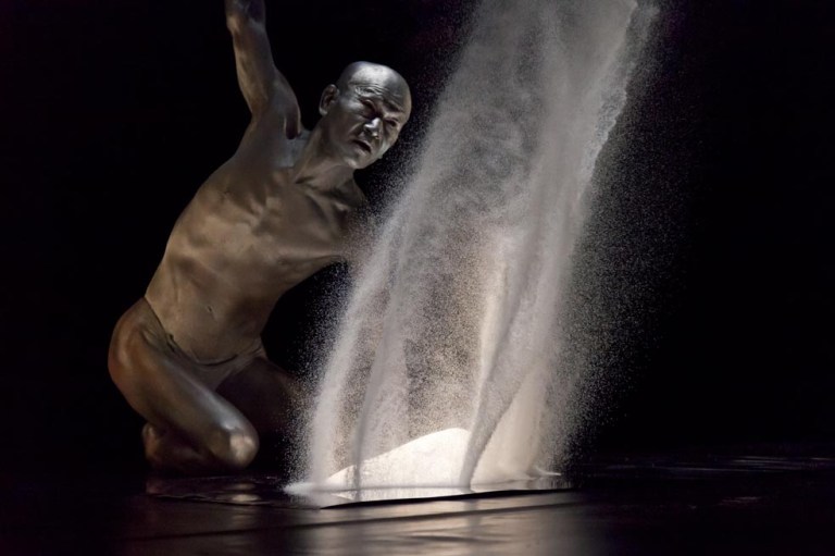 La danza de la oscuridad y los sueños