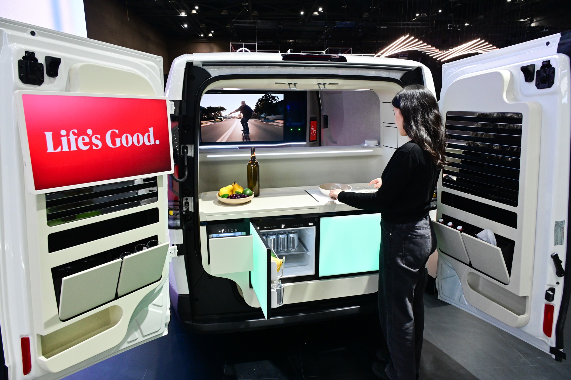 Kia y LG presentan vehículos inteligentes con electrodomésticos integrados