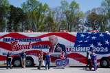 Trump supera por 30 puntos a sus contrincantes del Partido Republicano en encuesta