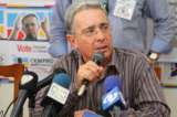 A Timochenko le levantan órdenes de captura y él y Farc continúan delinquiendo: Uribe