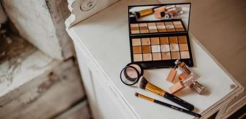 ¿Principiante en el mundo del maquillaje? Empieza por estos 5 productos