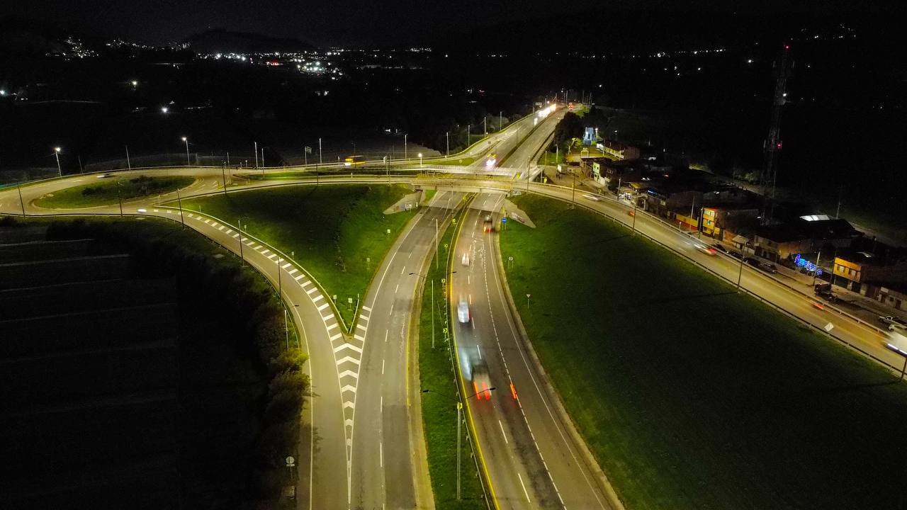 Vía nacional Bogotá-Facatativá-Los Alpes.