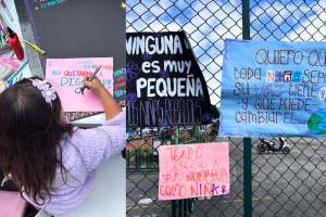 “Las niñas existimos”: así fue la manifestación artística frente al ICBF liderada por niñas