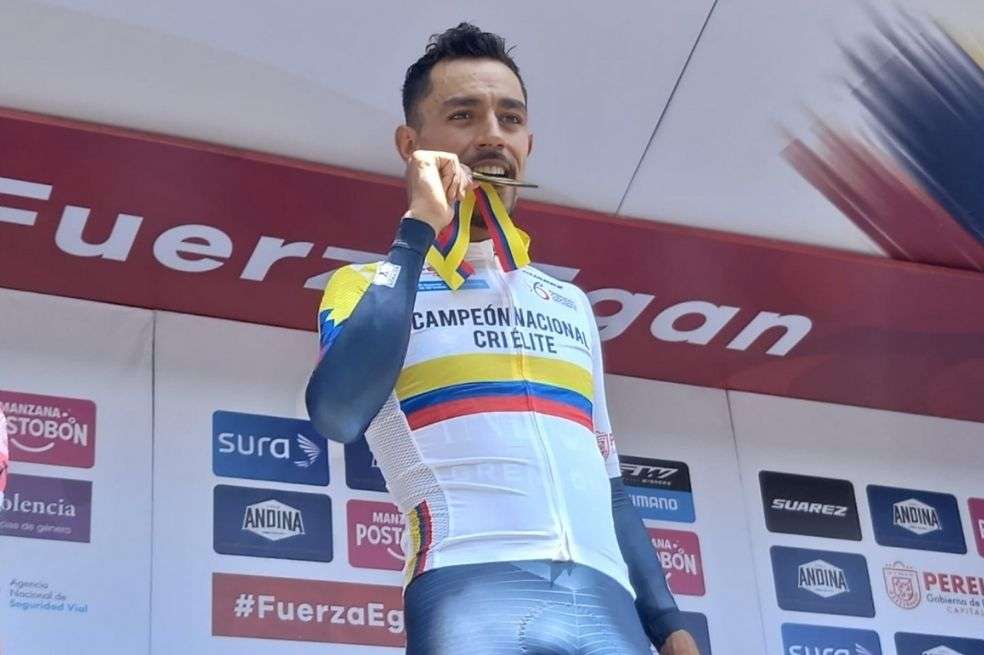 Daniel Felipe Martínez en el podio de la prueba contrarreloj en el Campeonato Nacional de Ruta // Crédito: El Espectador.