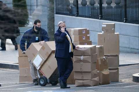 Trasteos en conjuntos: lo que sí pueden prohibir y lo que no, según la ley
