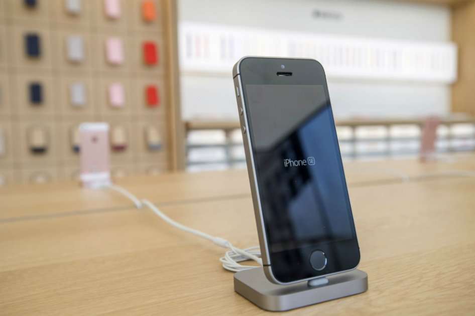 Las ventas de iPhones en China continental cayeron en 26 % el pasado trimestre finalizado en marzo. /Bloomberg