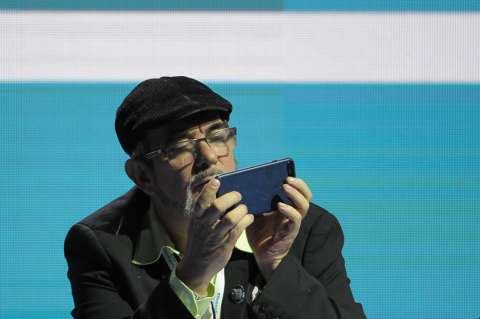 Timochenko pide de nuevo a Santos cumplir "lo prometido y lo firmado"