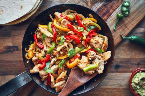 Pollo salteado con vegetales para empezar la semana