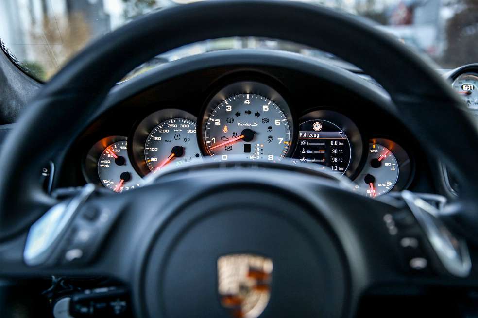 Más del 60% de los modelos Panameras que Porsche vende en Europa, son híbridos. / Pixabay