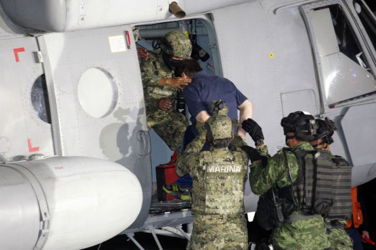 Imágenes del traslado de «El Chapo» Guzmán a la cárcel de la que se fugó