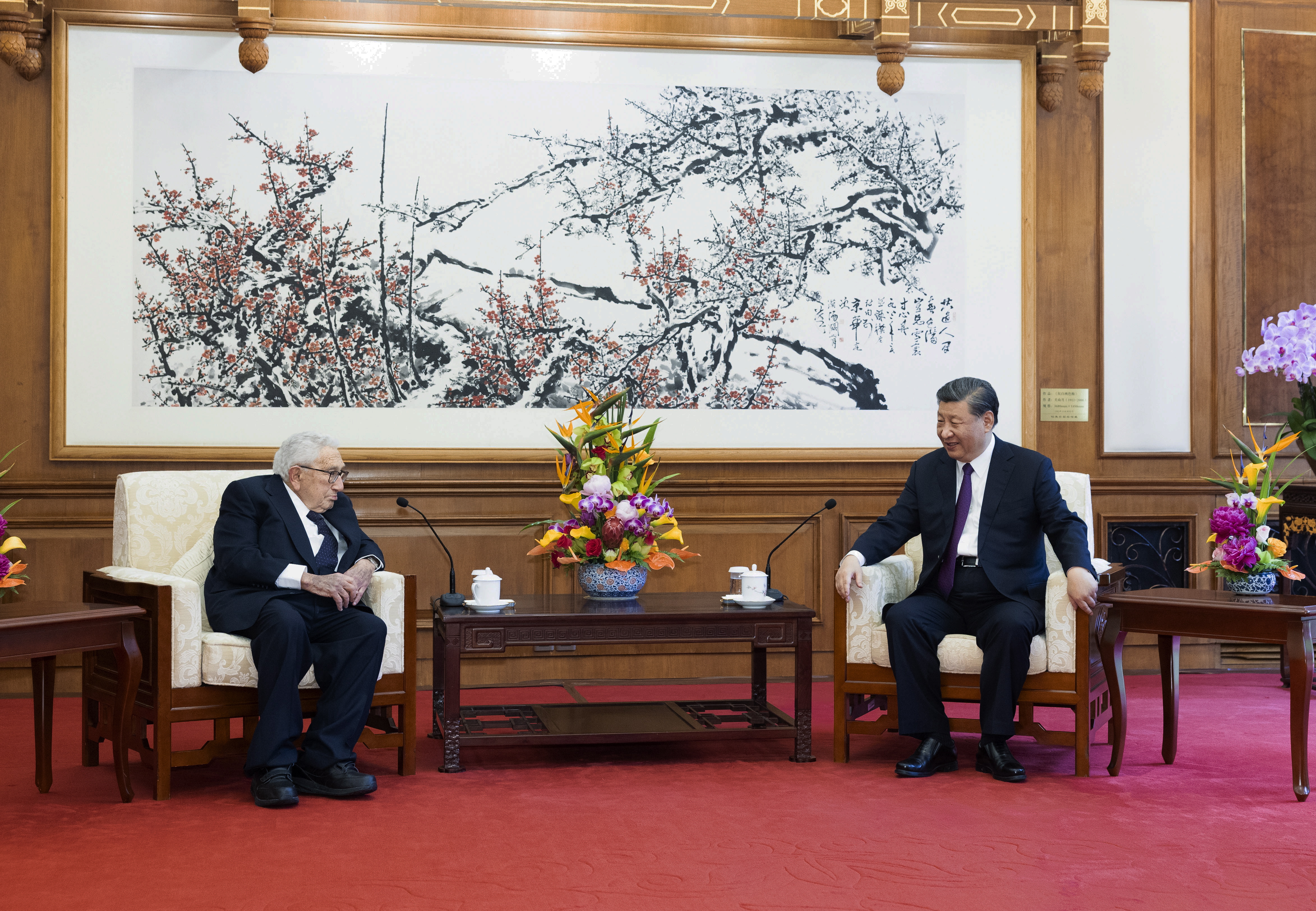 Beijing (China), 20/07/2023.- Chinese President Xi Jinping (R) meets with former U.S. Secretary of State Henry Kissinger at the Diaoyutai State Guesthouse in Beijing, China, 20 July 2023. EFE/EPA/XINHUA / Huang Jingwen CHINA OUT / UK AND IRELAND OUT / MANDATORY CREDIT EDITORIAL USE ONLY