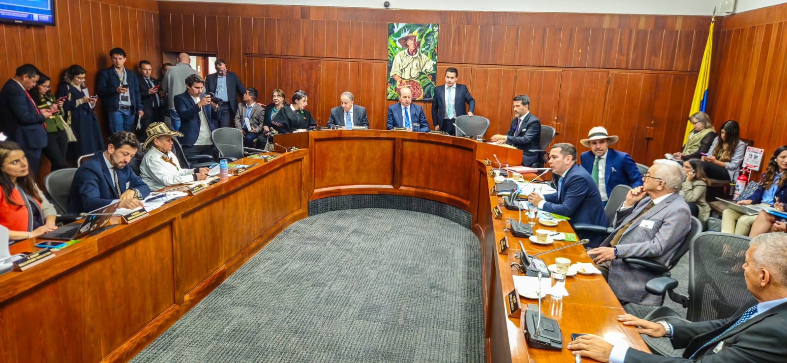 Miembros del Gobierno fueron a la Cámara y Senado para responder ante los congresistas preguntas sobre la crisis del sector arrocero. @MinAgricultura